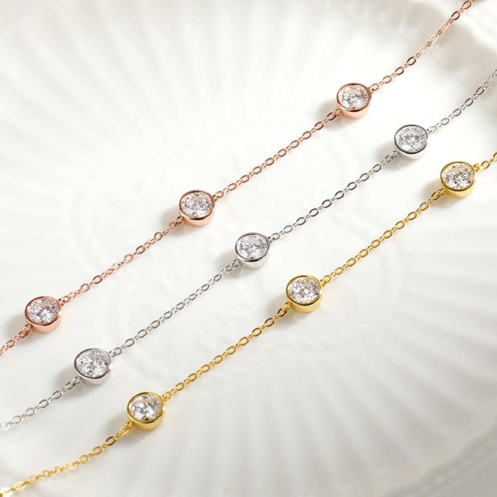 GRA Certified 5mm Moissanite N - Bezels Set Pendant 评论和价格