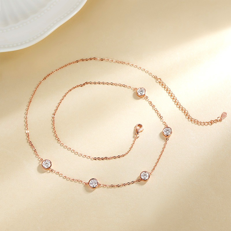 GRA Certified 5mm Moissanite N - Bezels Set Pendant 评论和价格